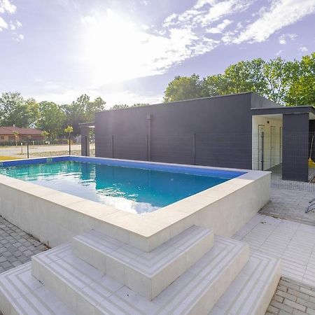 Forest Foeldvar Apartmanok By Bltn Balatonföldvár Εξωτερικό φωτογραφία