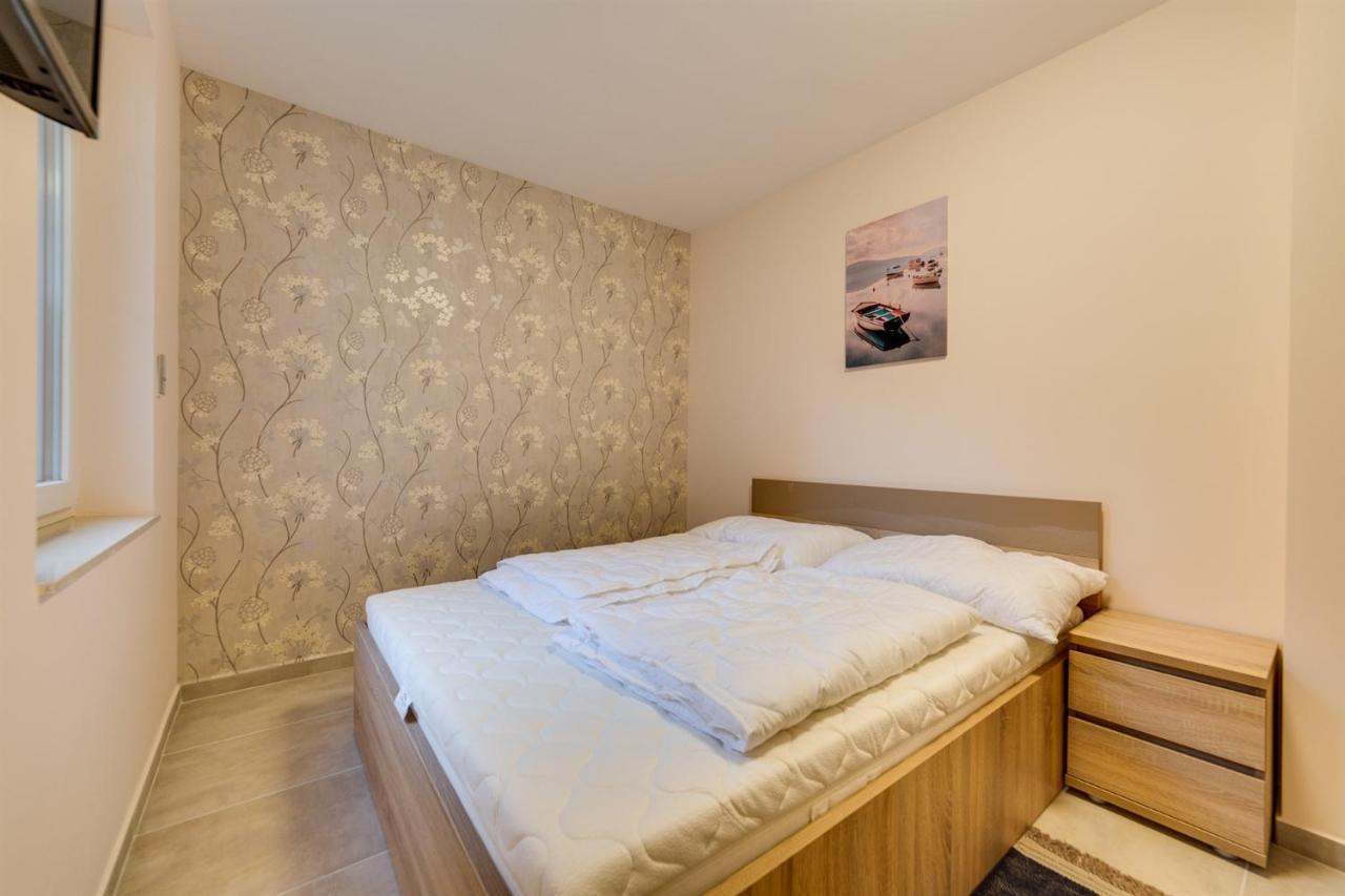 Forest Foeldvar Apartmanok By Bltn Balatonföldvár Εξωτερικό φωτογραφία