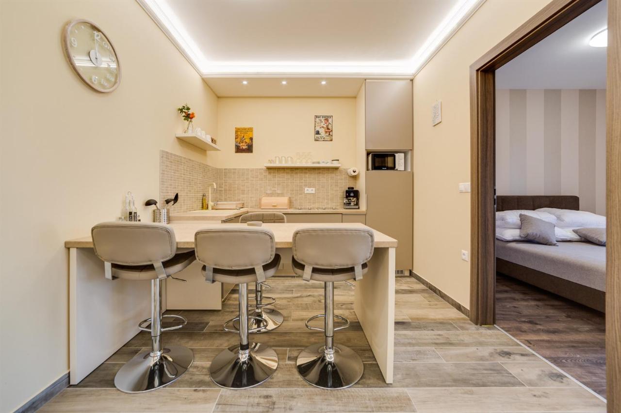Forest Foeldvar Apartmanok By Bltn Balatonföldvár Εξωτερικό φωτογραφία
