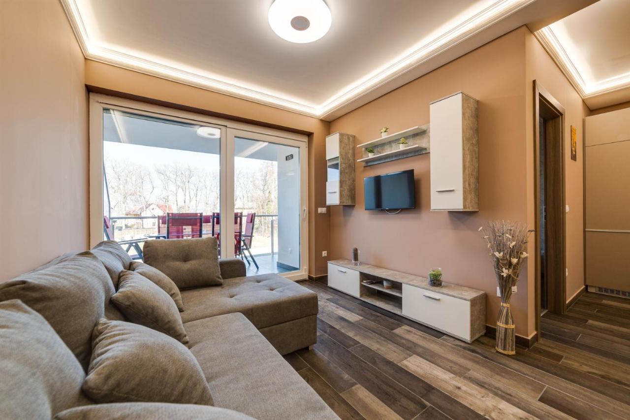 Forest Foeldvar Apartmanok By Bltn Balatonföldvár Εξωτερικό φωτογραφία